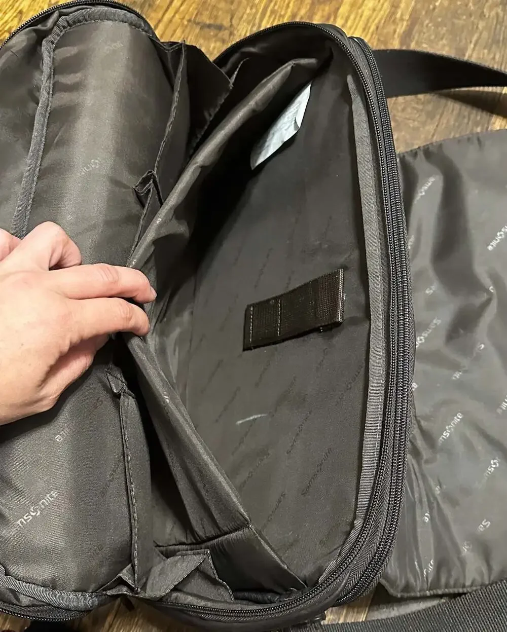Samsonite flapover messenger